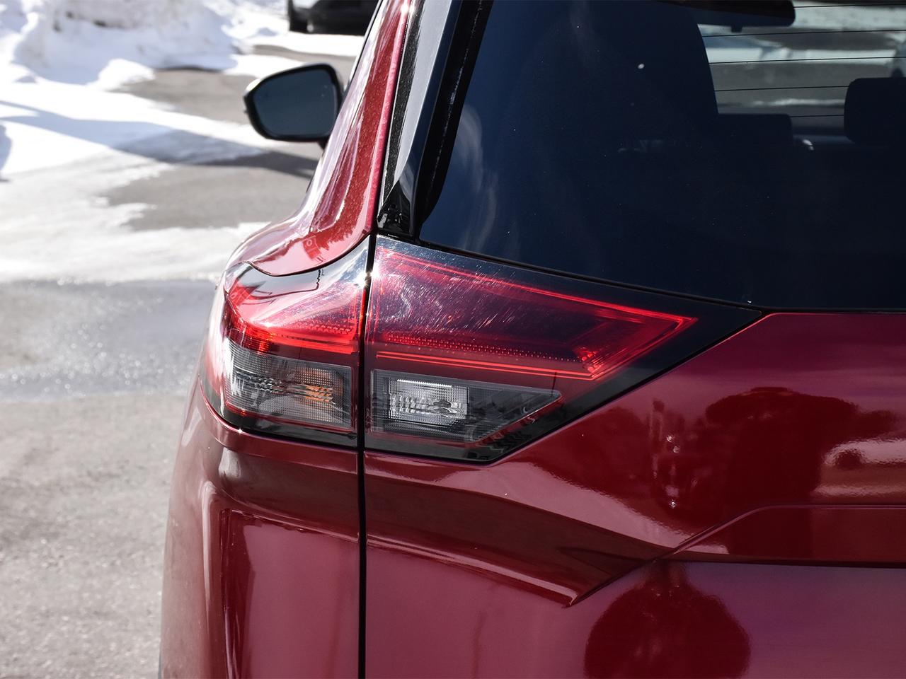 2021 Nissan Rogue SV  - Sunroof -  Heated Seats Photo