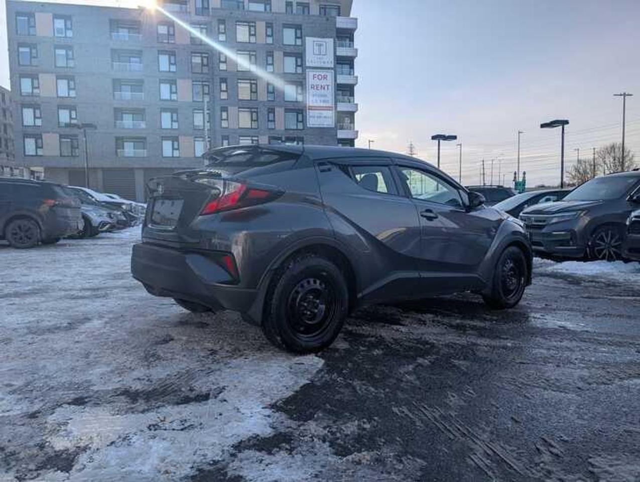 2019 Toyota C-HR  Photo2