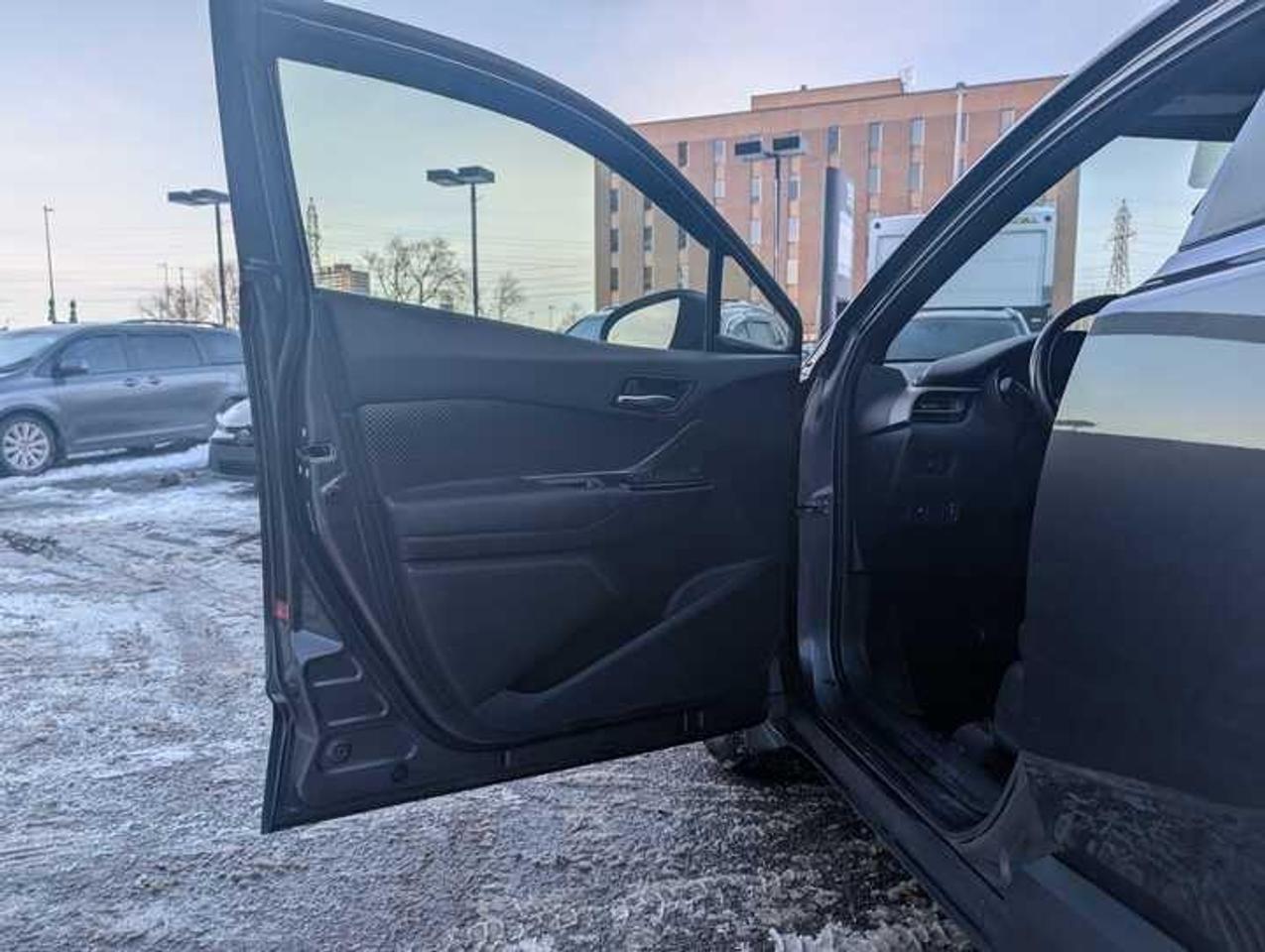 2019 Toyota C-HR  Photo