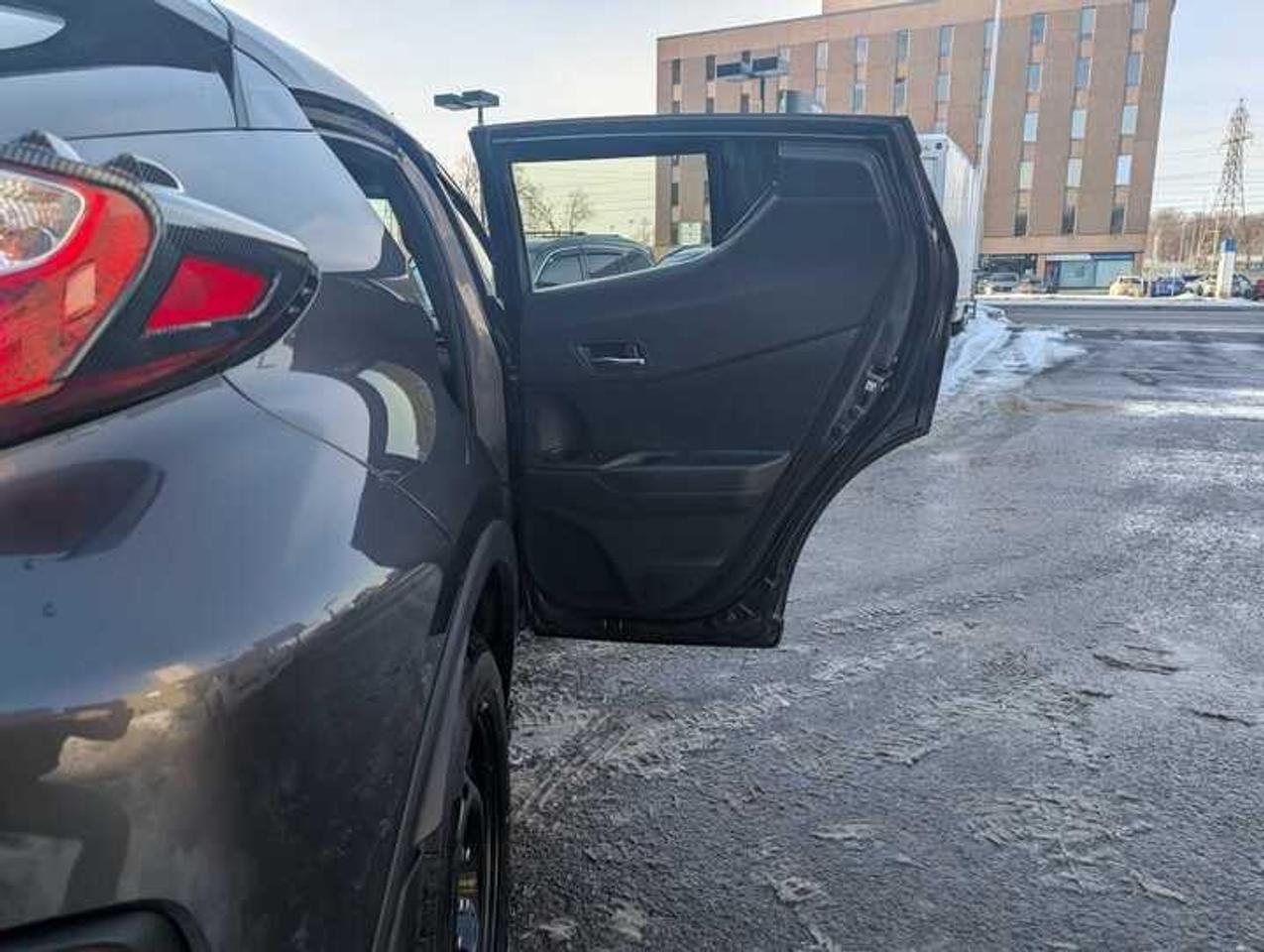 2019 Toyota C-HR  Photo