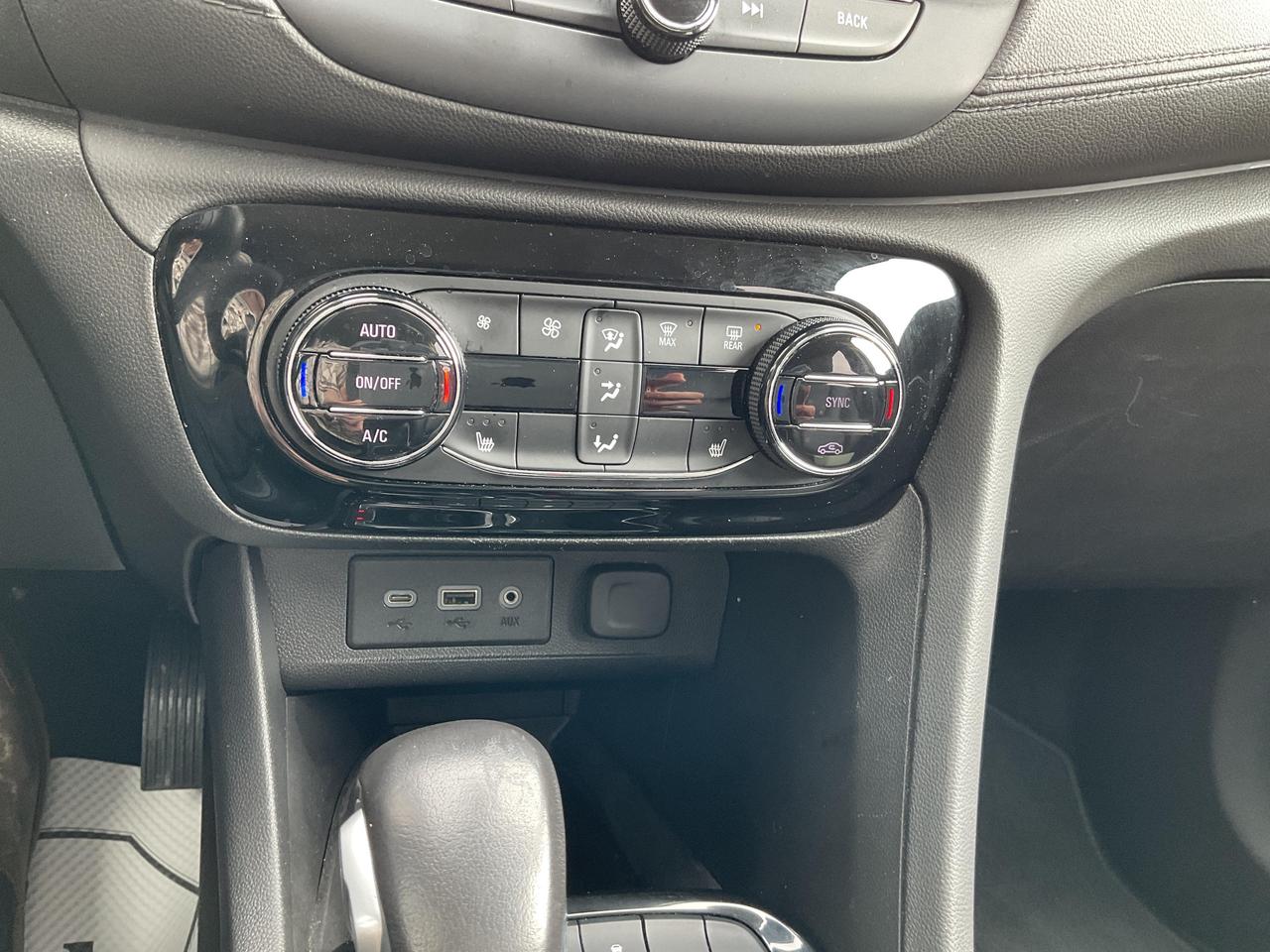 2023 Buick Encore GX Essence All-Wheel Drive Photo