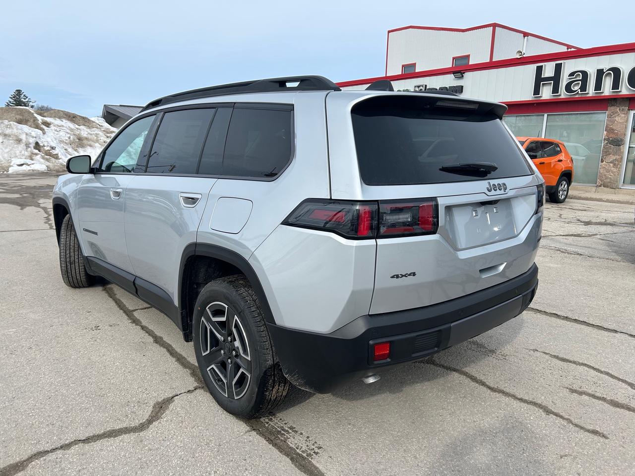 2026 Jeep Cherokee Laredo/Limited 4dr 4x4 Photo2