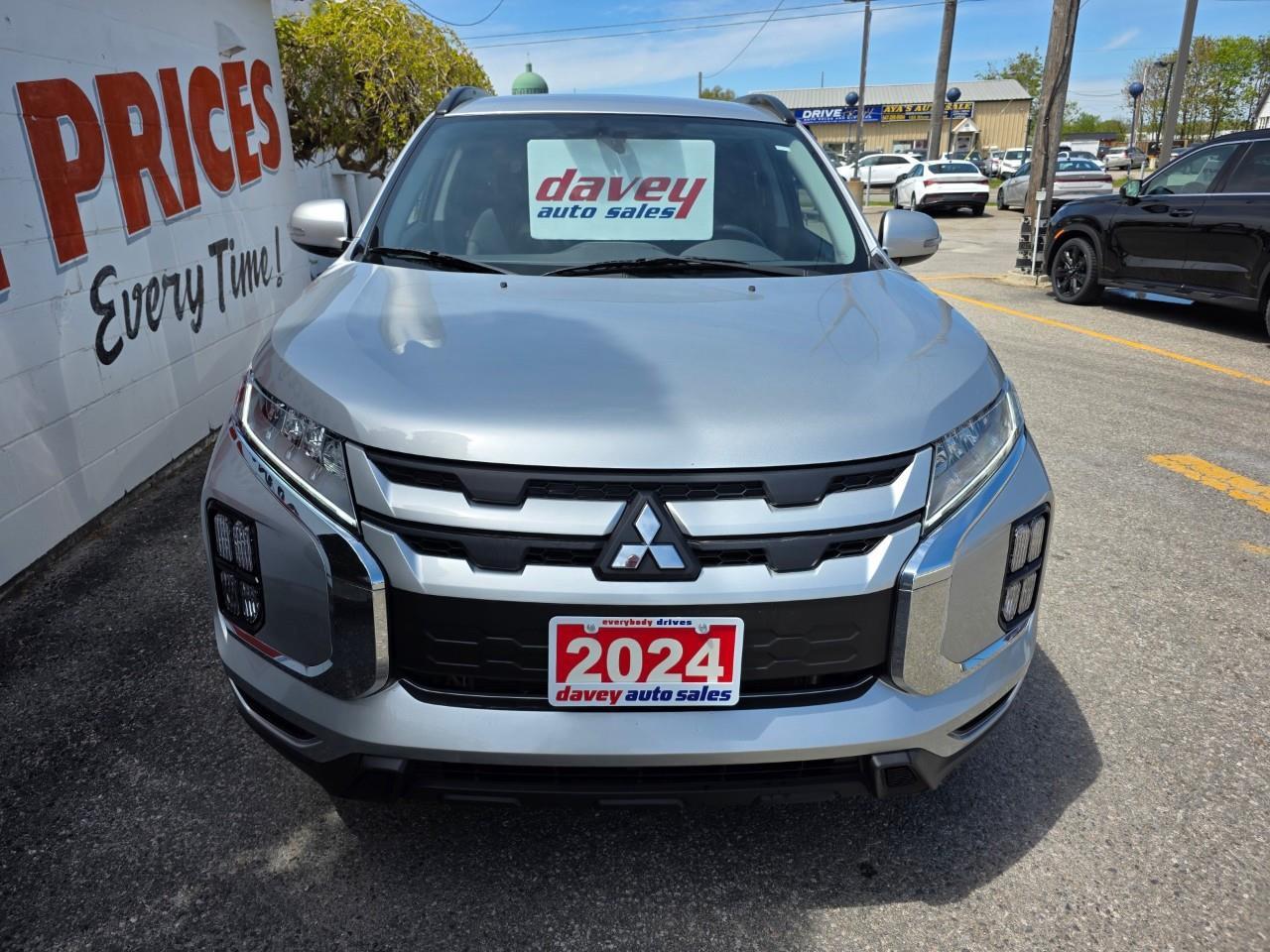 2024 Mitsubishi RVR SE 4dr AWC Photo
