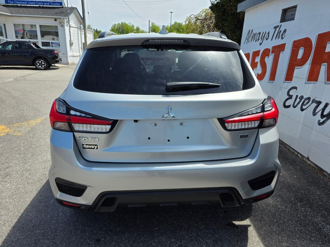 2024 Mitsubishi RVR SE 4dr AWC Photo