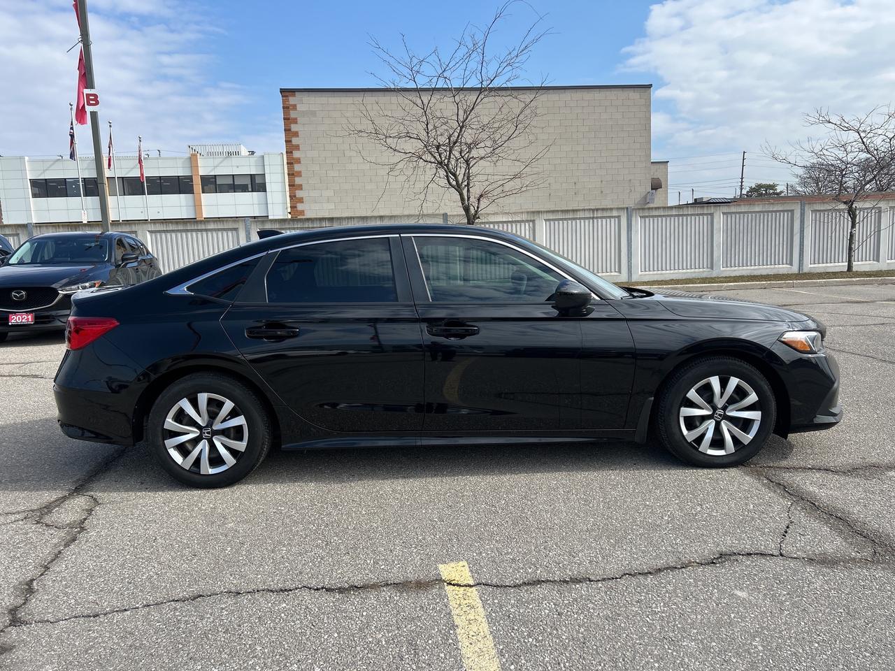 2022 Honda Civic Sedan LX CarPlay Bluetooth Rear Camera Low Kms Photo