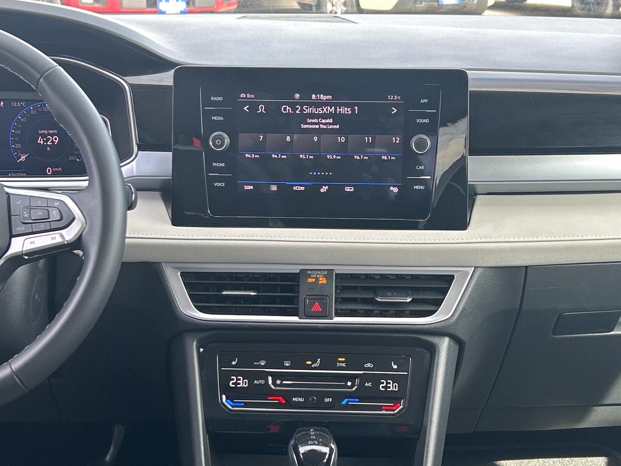 2025 Volkswagen Taos Comfortline 4MOTION  Heated Seats & Steering Wheel Photo