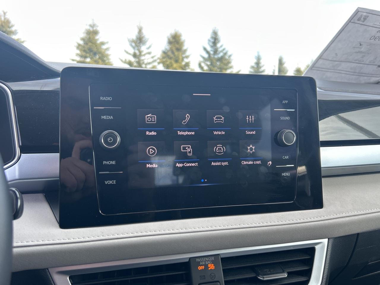 2025 Volkswagen Taos Comfortline 4MOTION  Heated Seats & Steering Wheel Photo