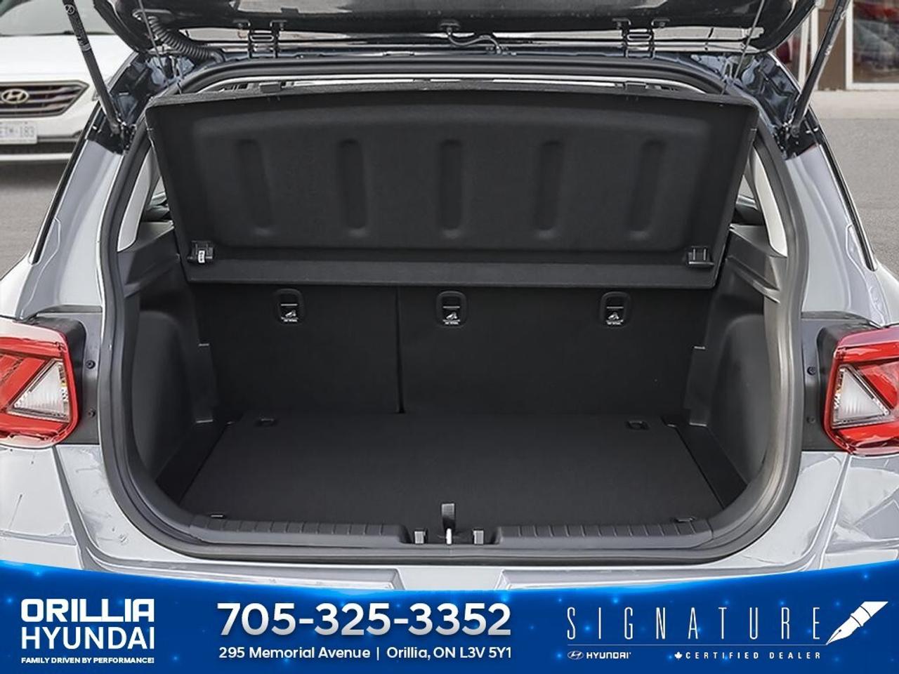 2025 Hyundai Venue Preferred IVT w/Two-Tone Photo