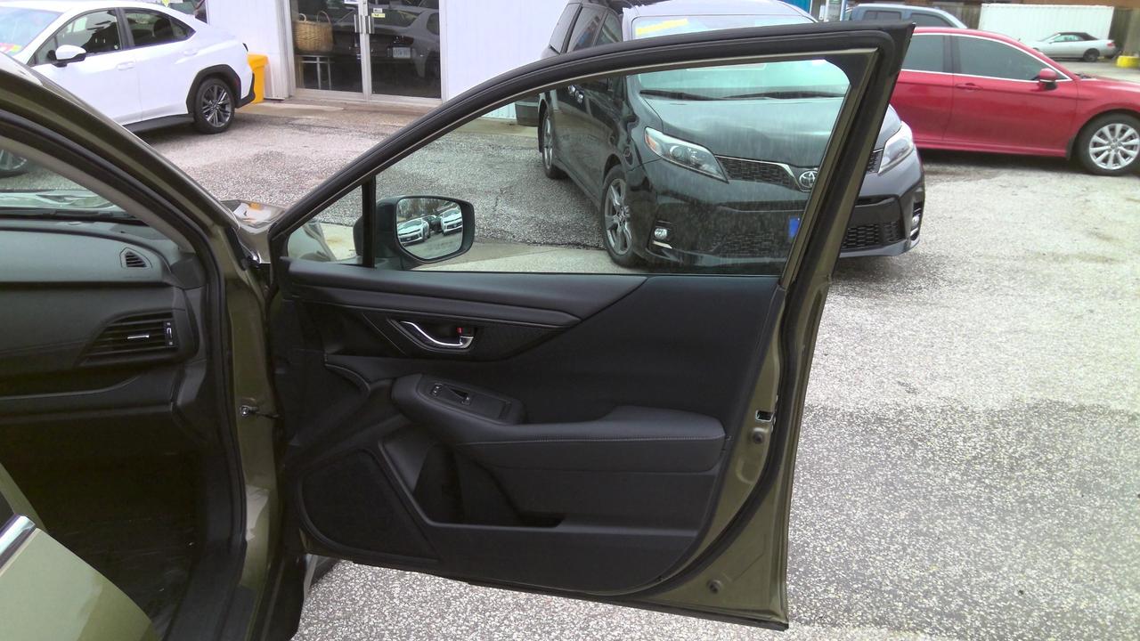 2021 Subaru Outback Touring 4dr All-Wheel Drive Photo