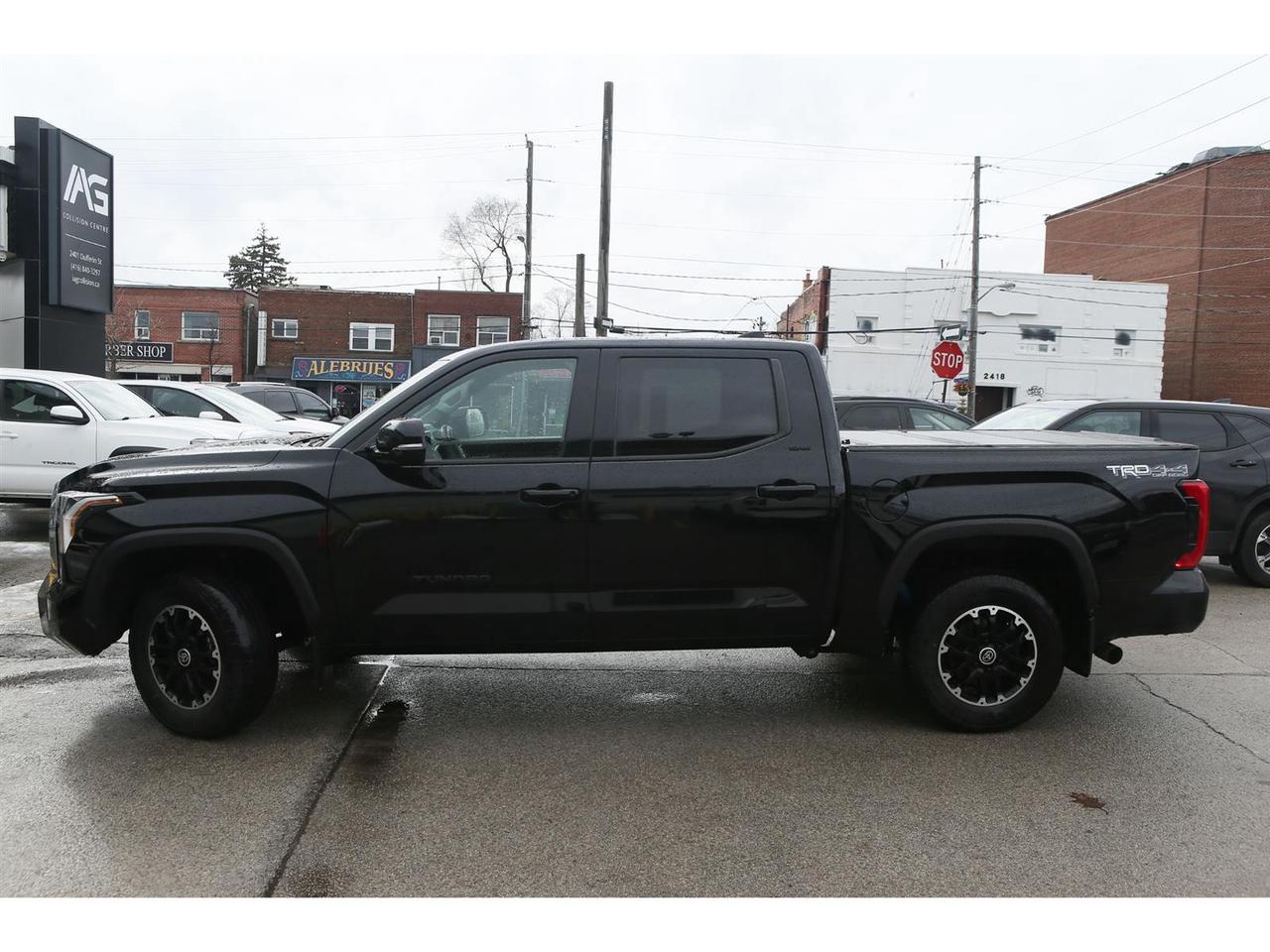 2023 Toyota Tundra SR5 CREWMAX 4WD Photo