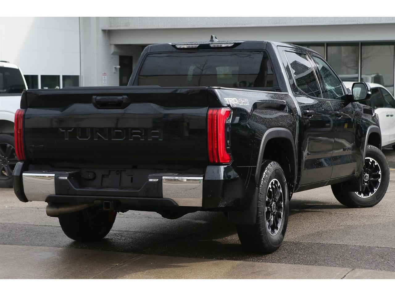 2023 Toyota Tundra SR5 CREWMAX 4WD Photo