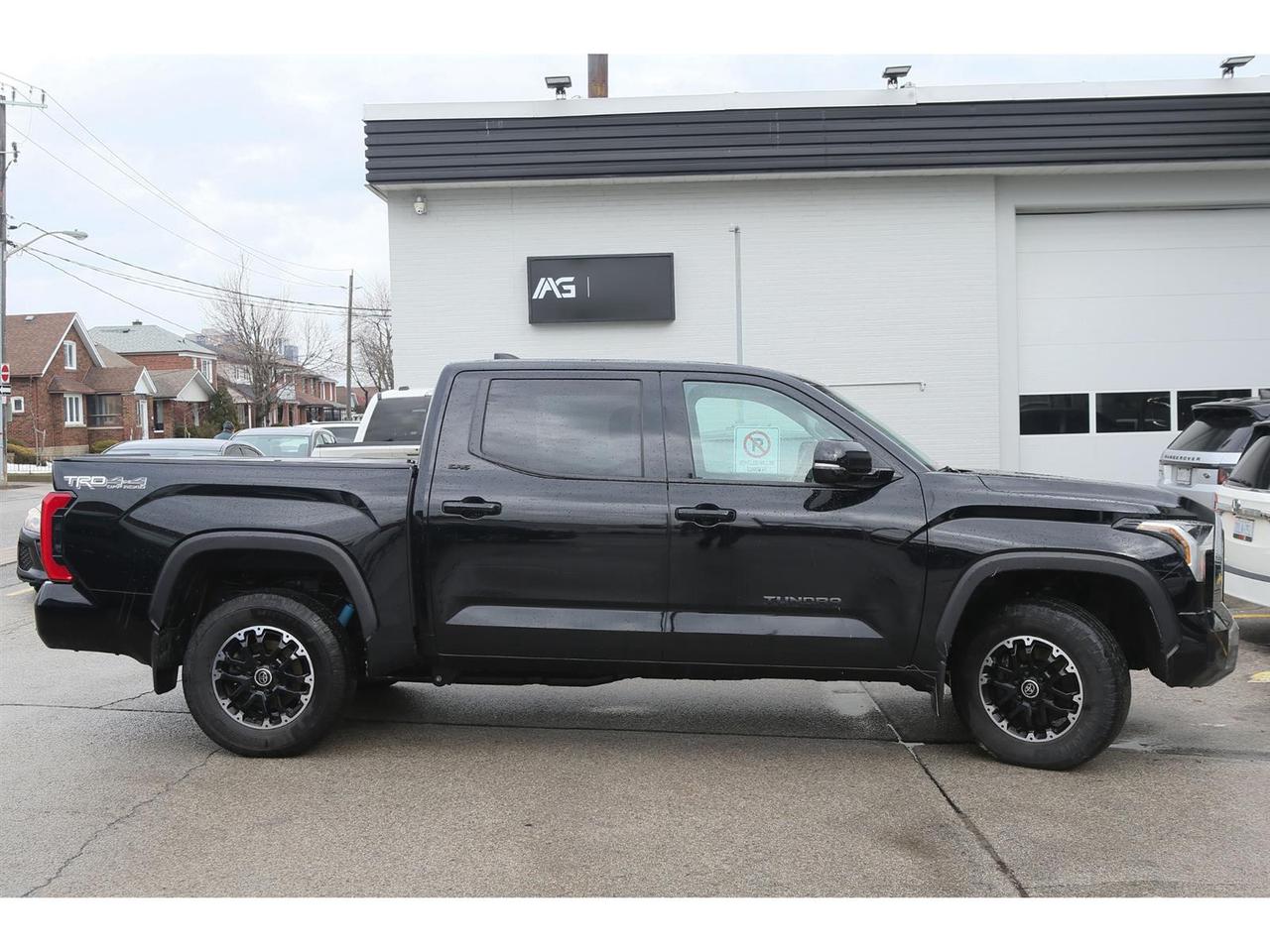 2023 Toyota Tundra SR5 CREWMAX 4WD Photo