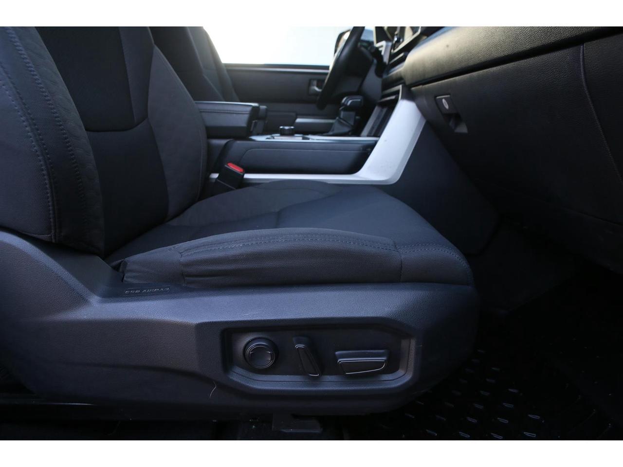 2023 Toyota Tundra SR5 CREWMAX 4WD Photo