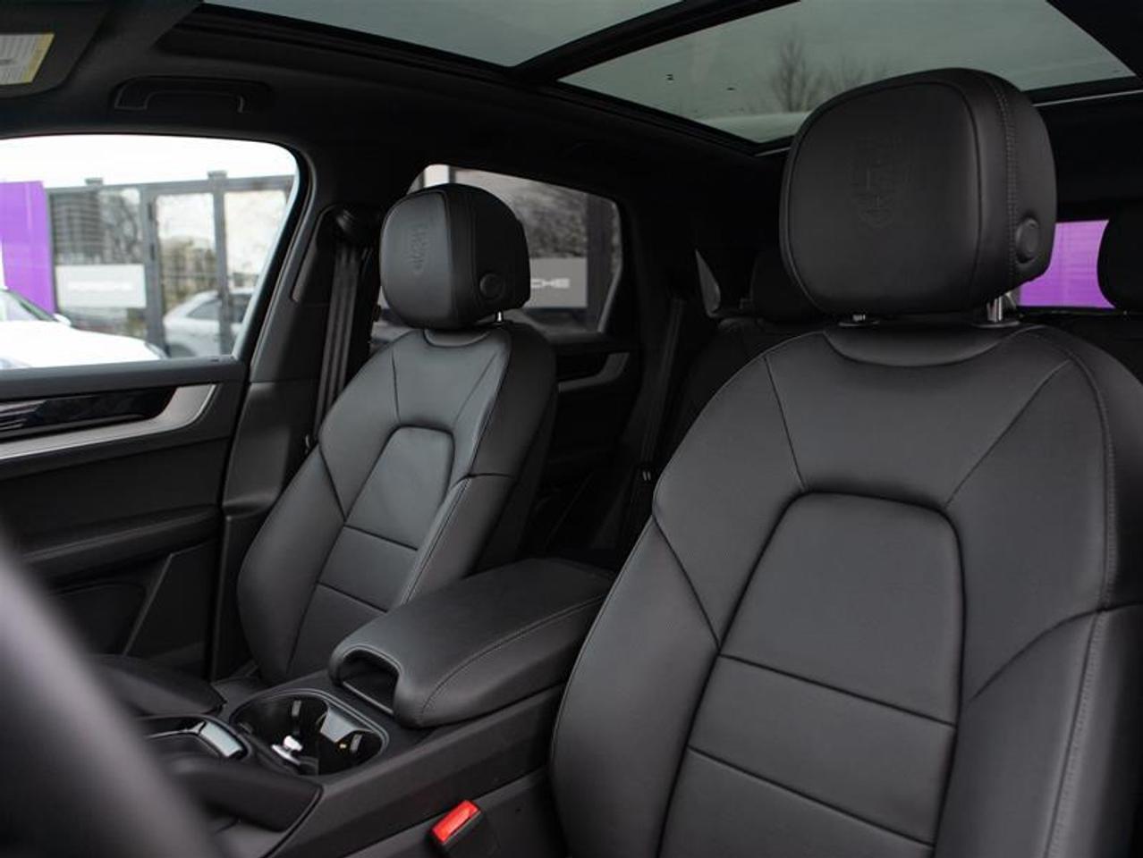 2024 Porsche Cayenne S e-Hybrid AWD Photo