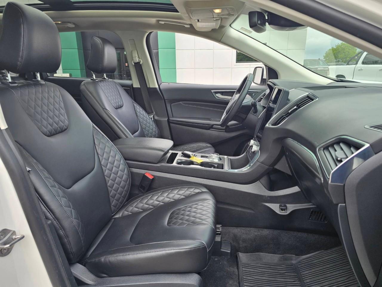 2024 Ford Edge TITANIUM 4DR ALL-WHEEL DRIVE Photo