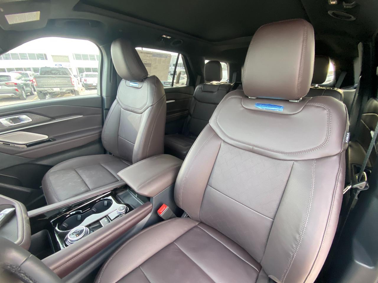 2026 Ford Explorer Platinum 4dr 4x4 Photo