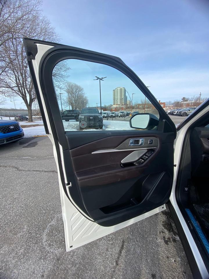 2026 Ford Explorer Platinum 4dr 4x4 Photo