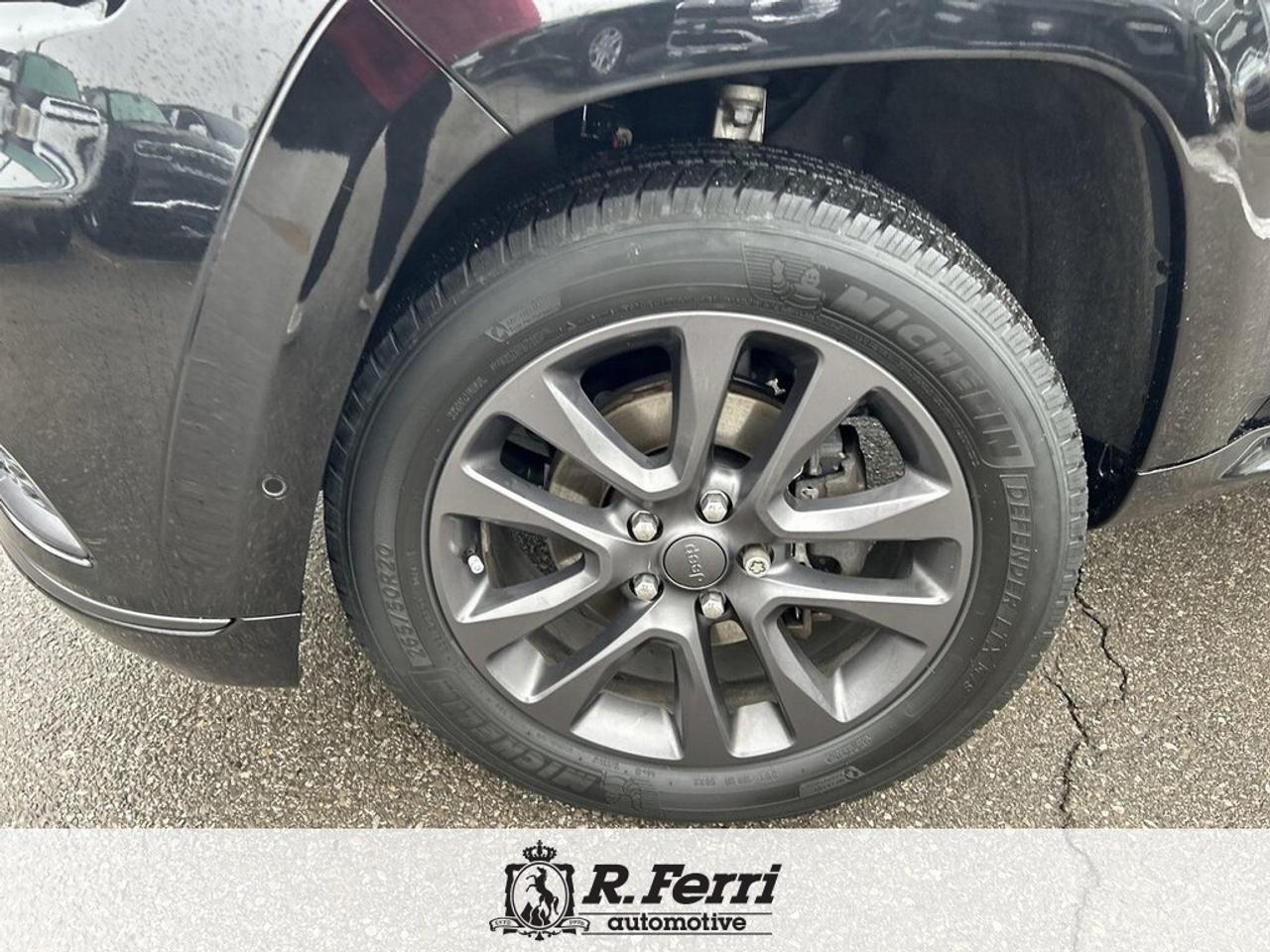 2019 Jeep Grand Cherokee Overland 4dr 4x4 Photo