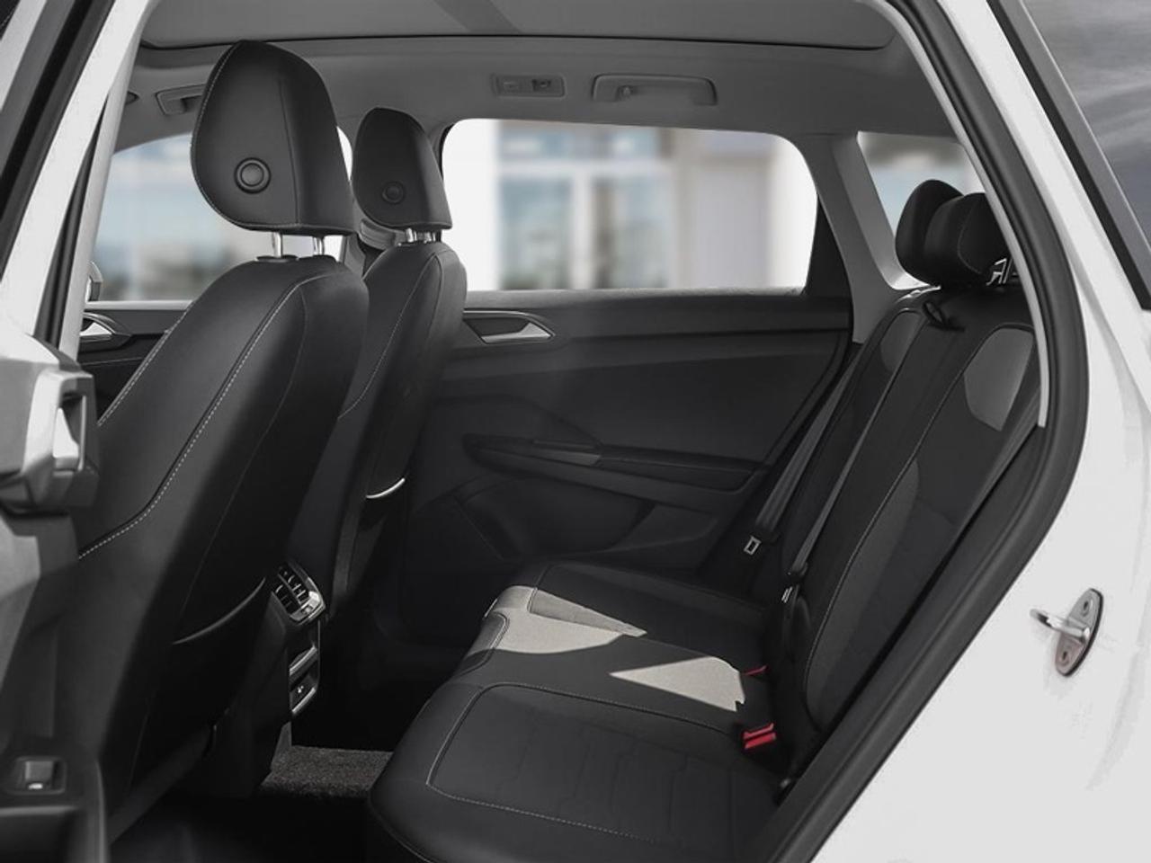 2026 Volkswagen Taos Comfortline Black Edition Photo