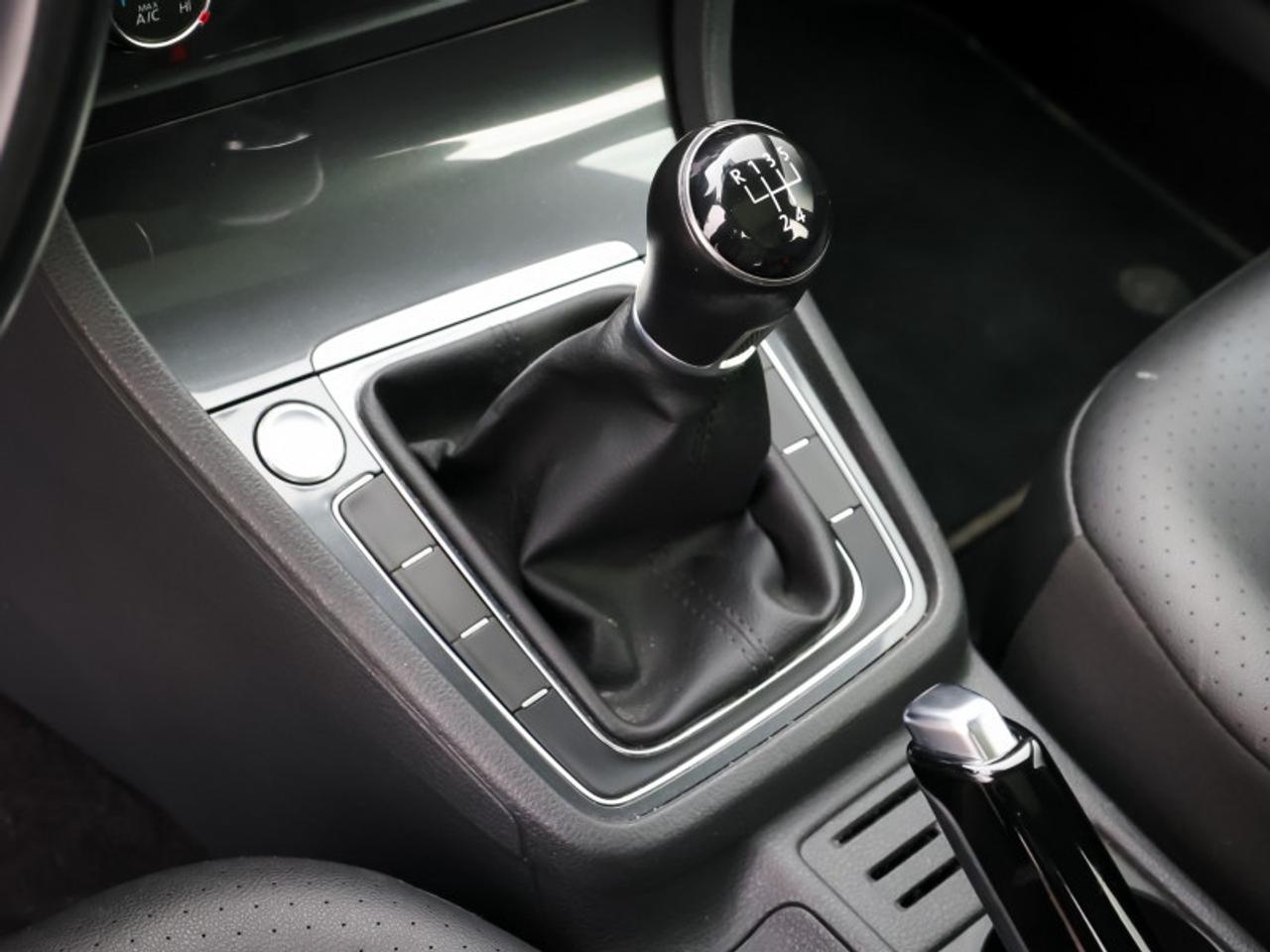 2018 Volkswagen Golf Comfortline 5-door Photo