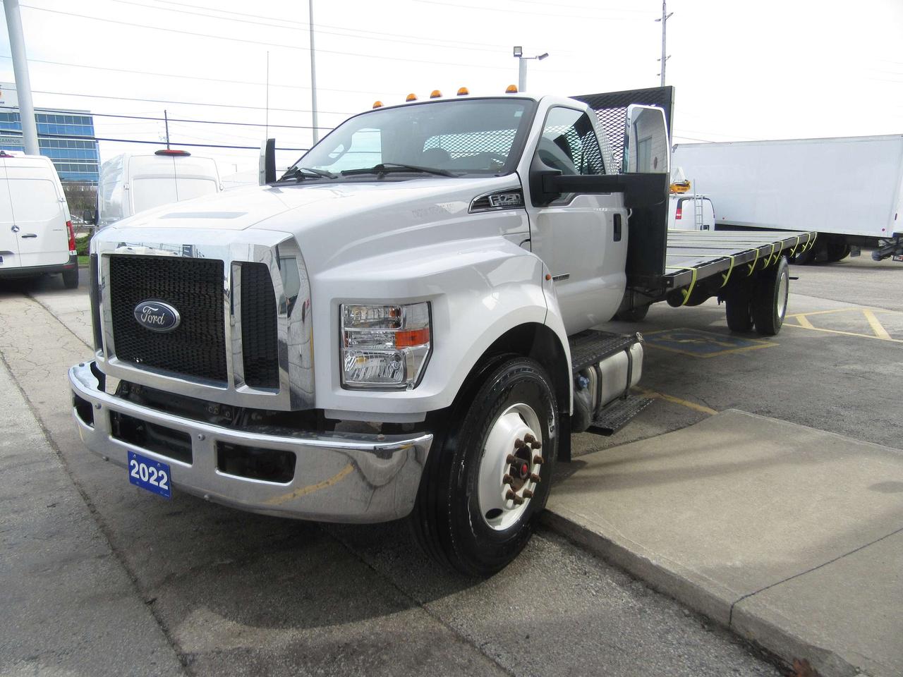 2022 Ford Super Duty F-750 Straight Frame DIESEL 26FT NEW FLAT DECK WITH TIE STRAP PACKAGE Photo