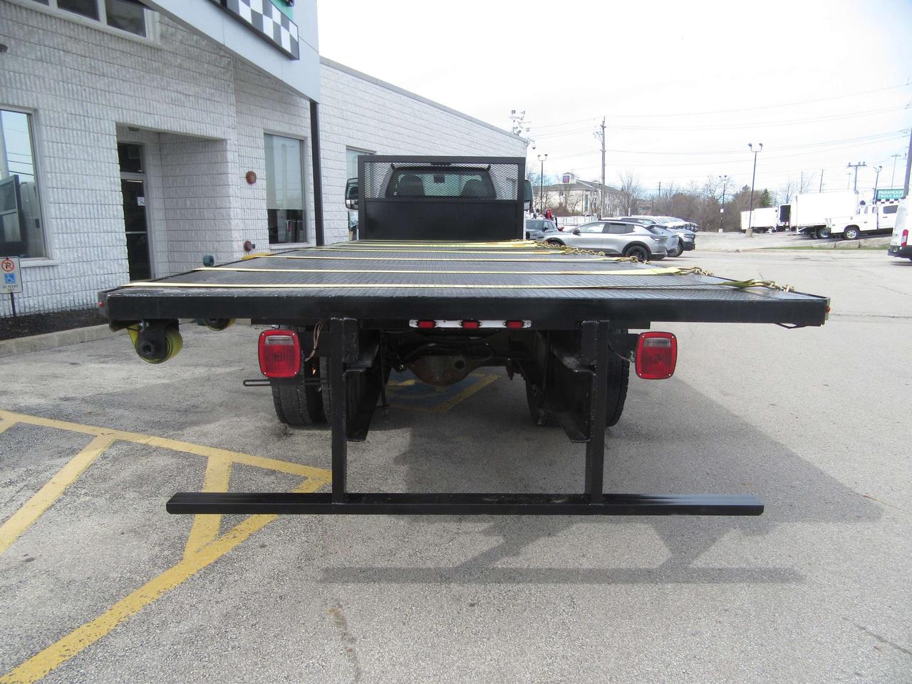2022 Ford Super Duty F-750 Straight Frame DIESEL 26FT NEW FLAT DECK WITH TIE STRAP PACKAGE Photo
