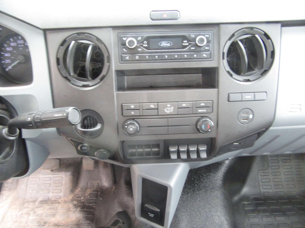 2022 Ford Super Duty F-750 Straight Frame DIESEL 26FT NEW FLAT DECK WITH TIE STRAP PACKAGE Photo