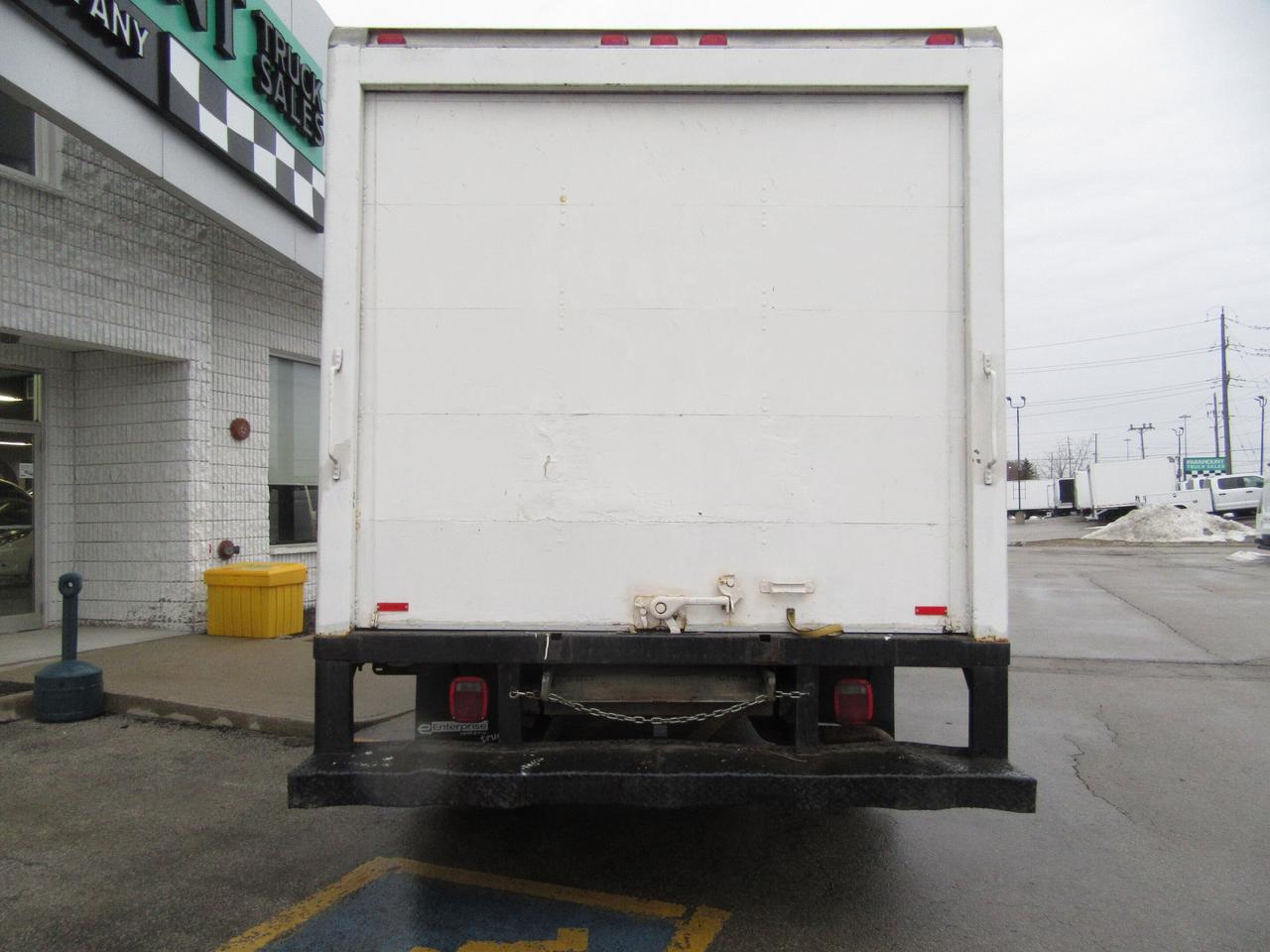 2006 Chevrolet Express 3500 3500 15FT CUBE VAN ROLLOUT RAMP Photo3