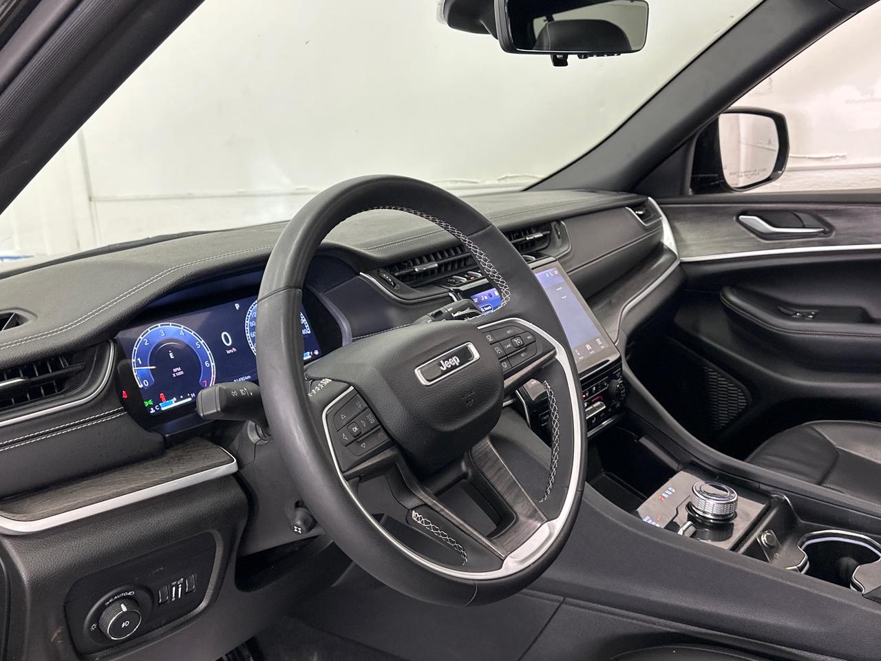 2024 Jeep Grand Cherokee L Limited 4dr 4x4 Photo