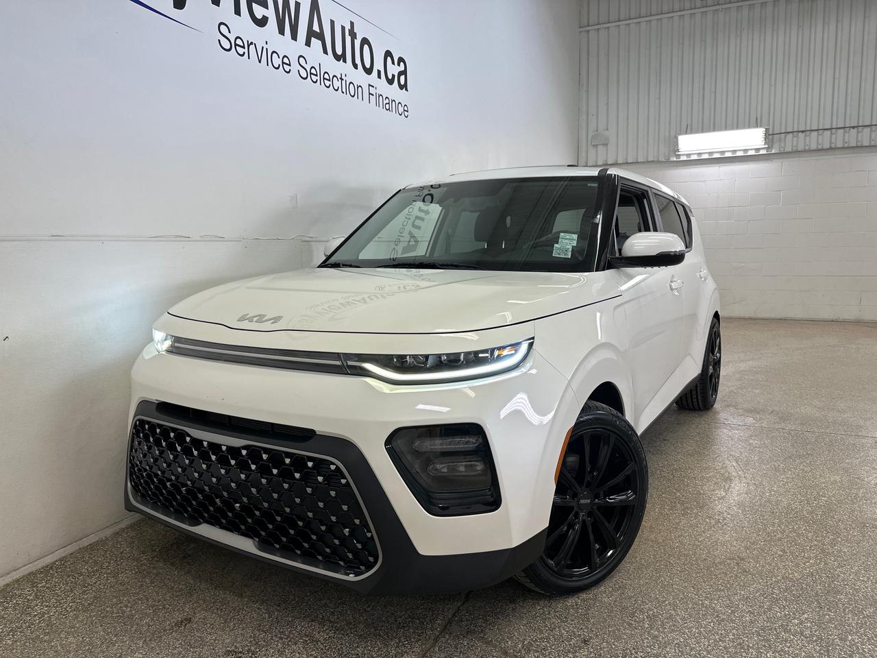 2022 Kia Soul EX Premium 4dr Hatchback Photo