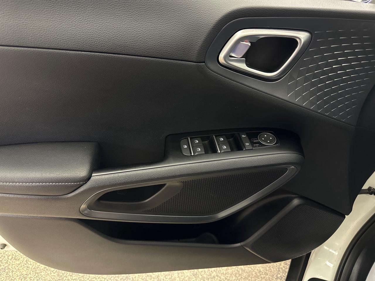 2022 Kia Soul EX Premium 4dr Hatchback Photo