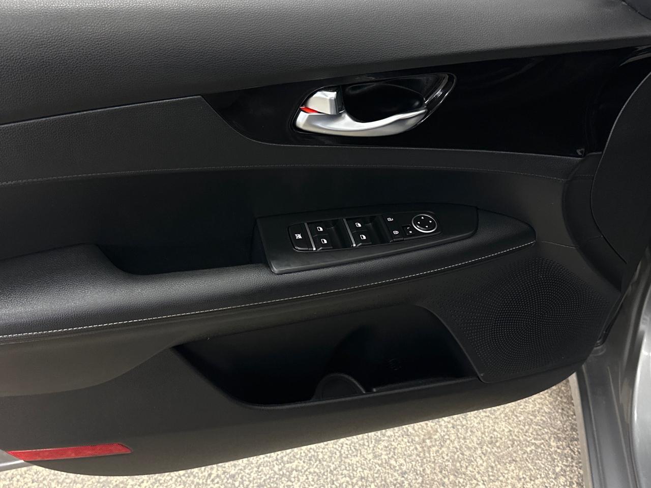 2024 Kia Forte EX 4dr Sedan Photo