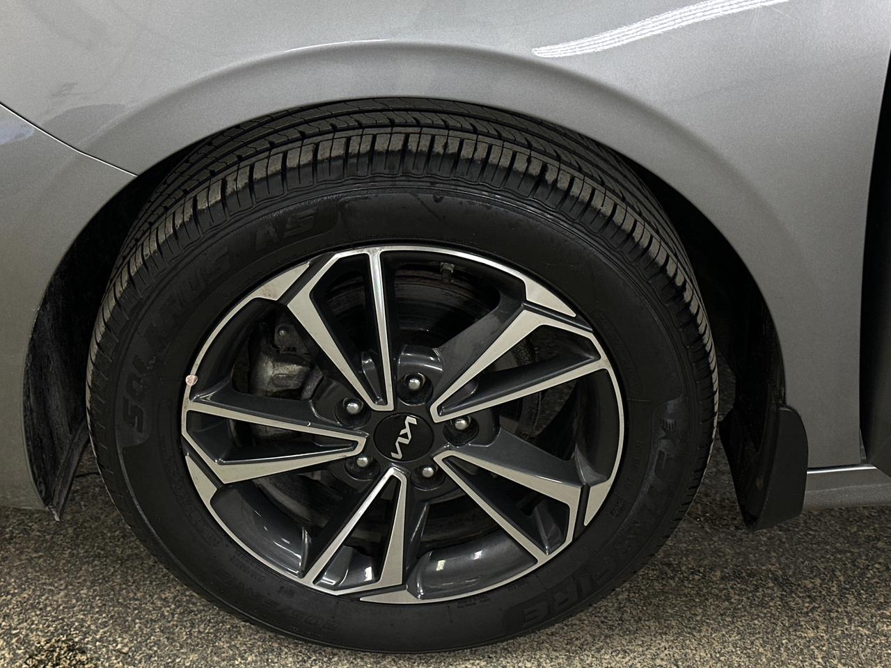 2024 Kia Forte EX 4dr Sedan Photo