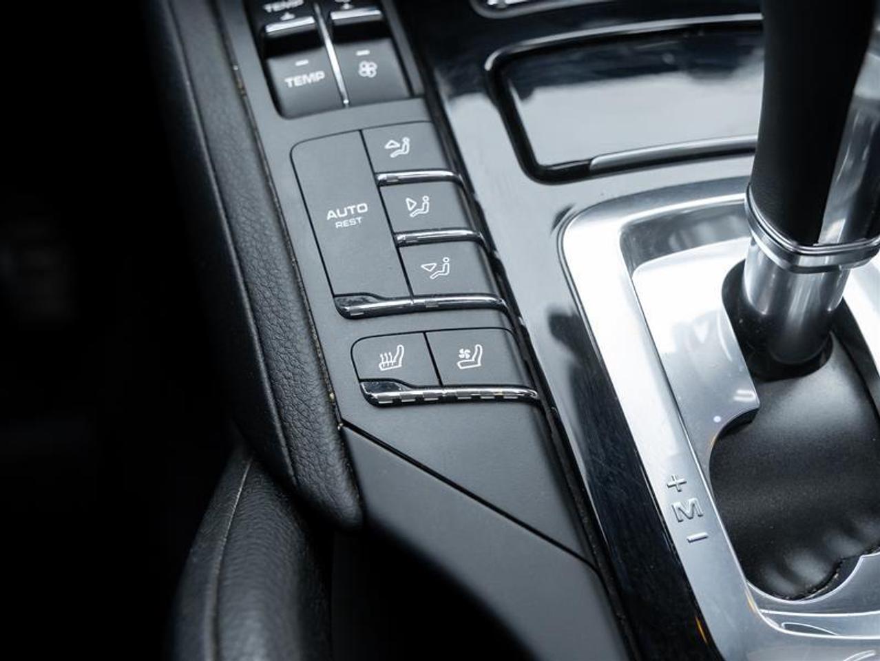 2013 Porsche Cayenne  Photo