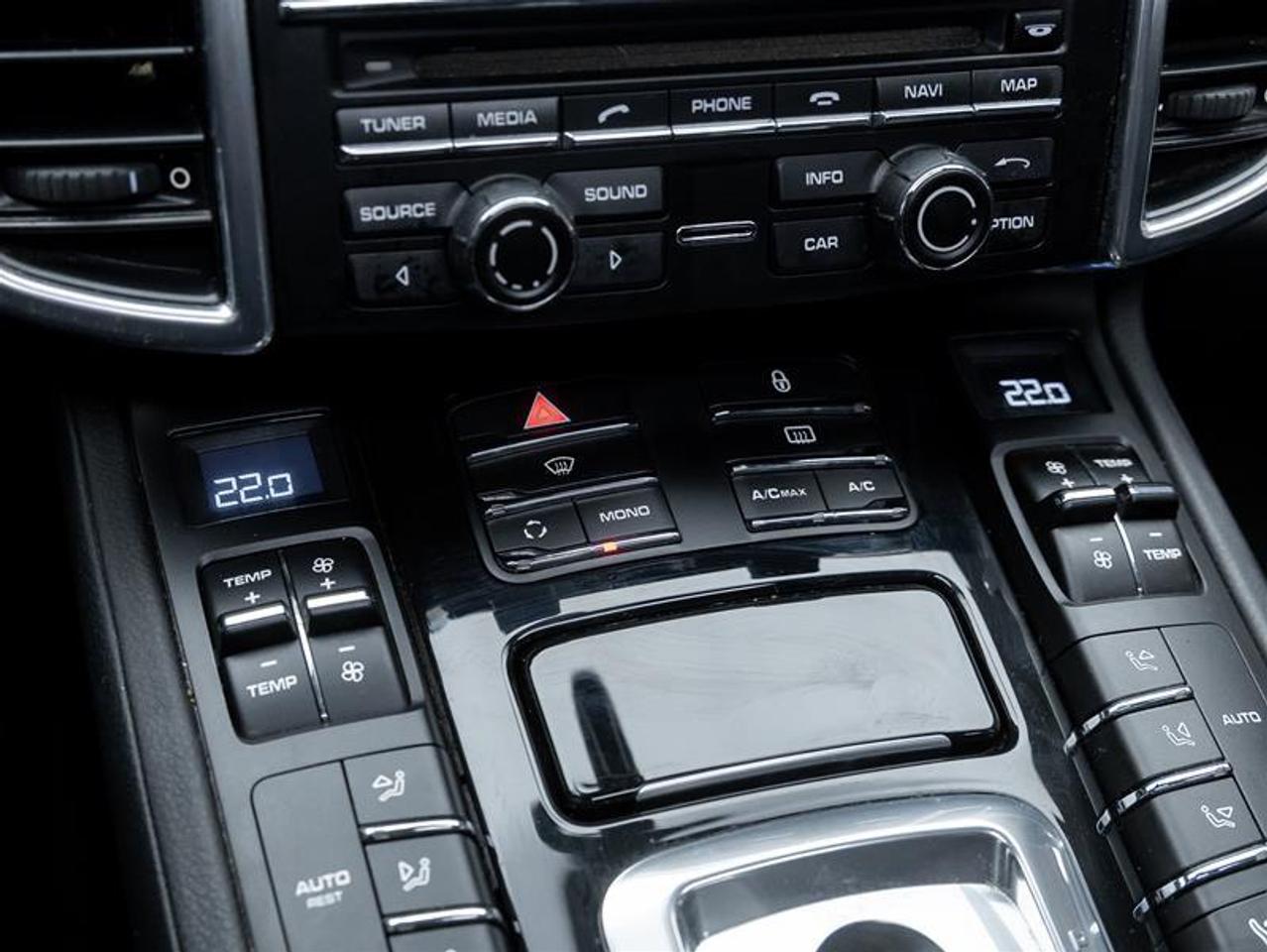 2013 Porsche Cayenne  Photo