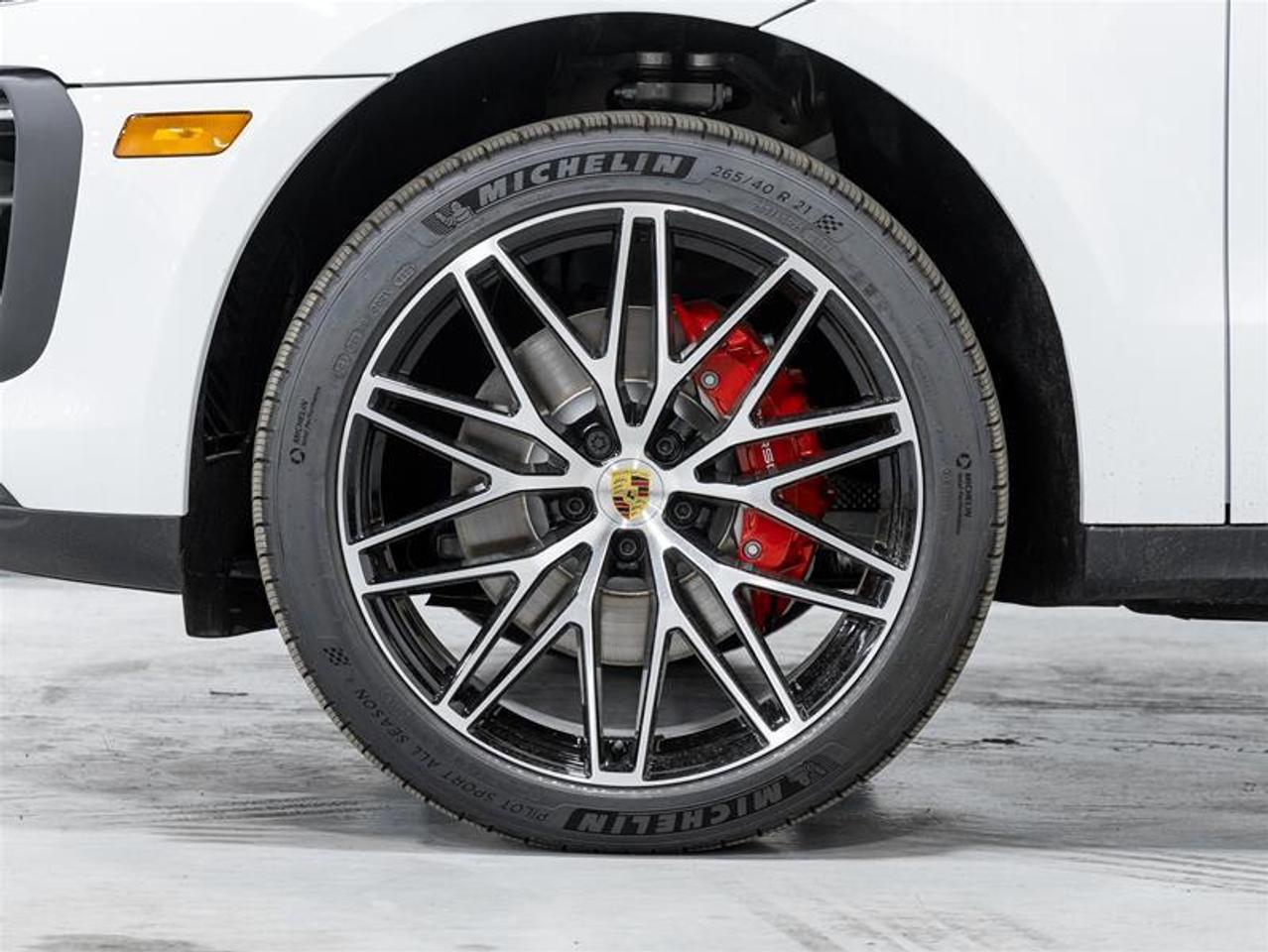 2025 Porsche Macan  Photo