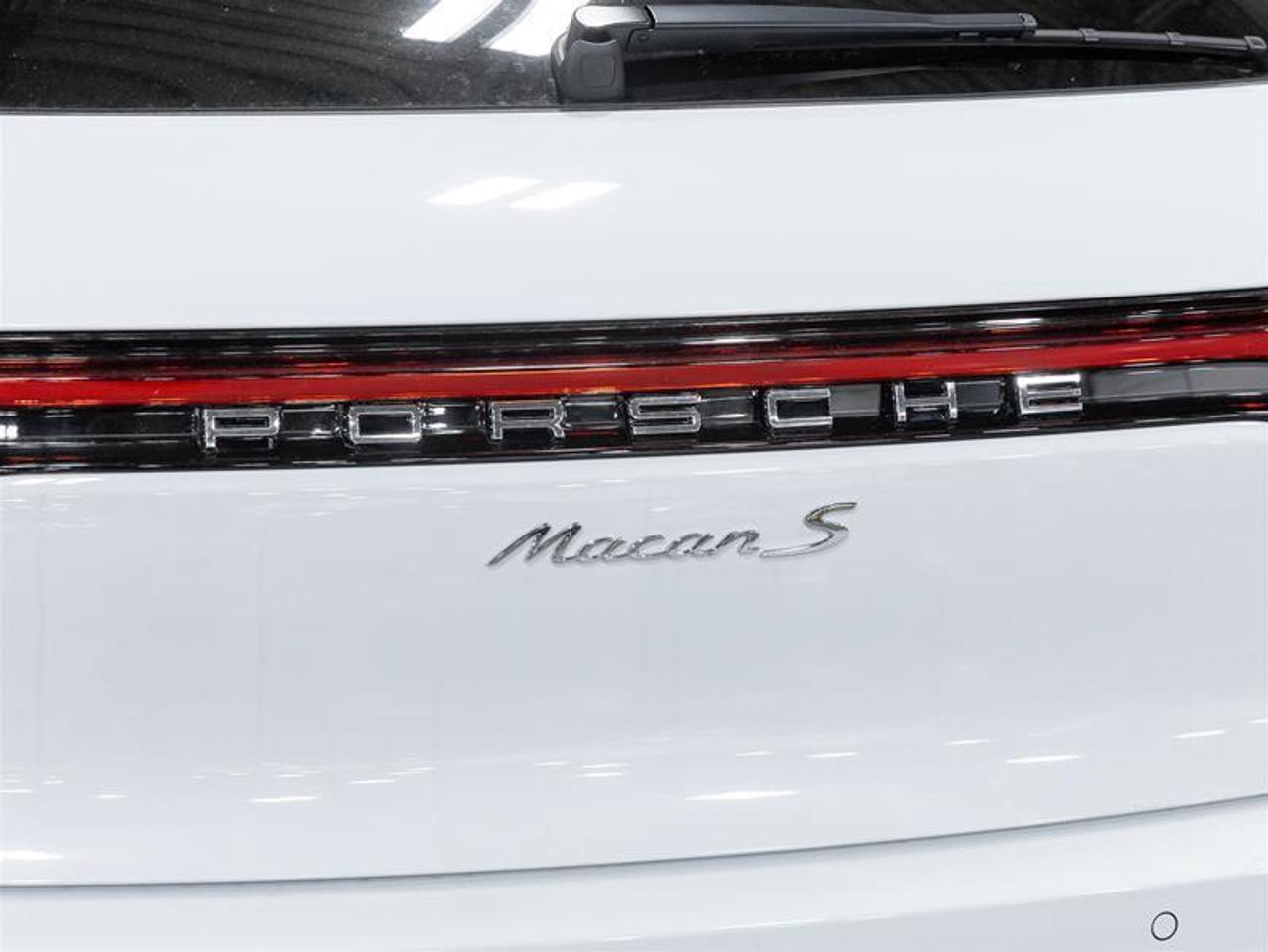 2025 Porsche Macan  Photo