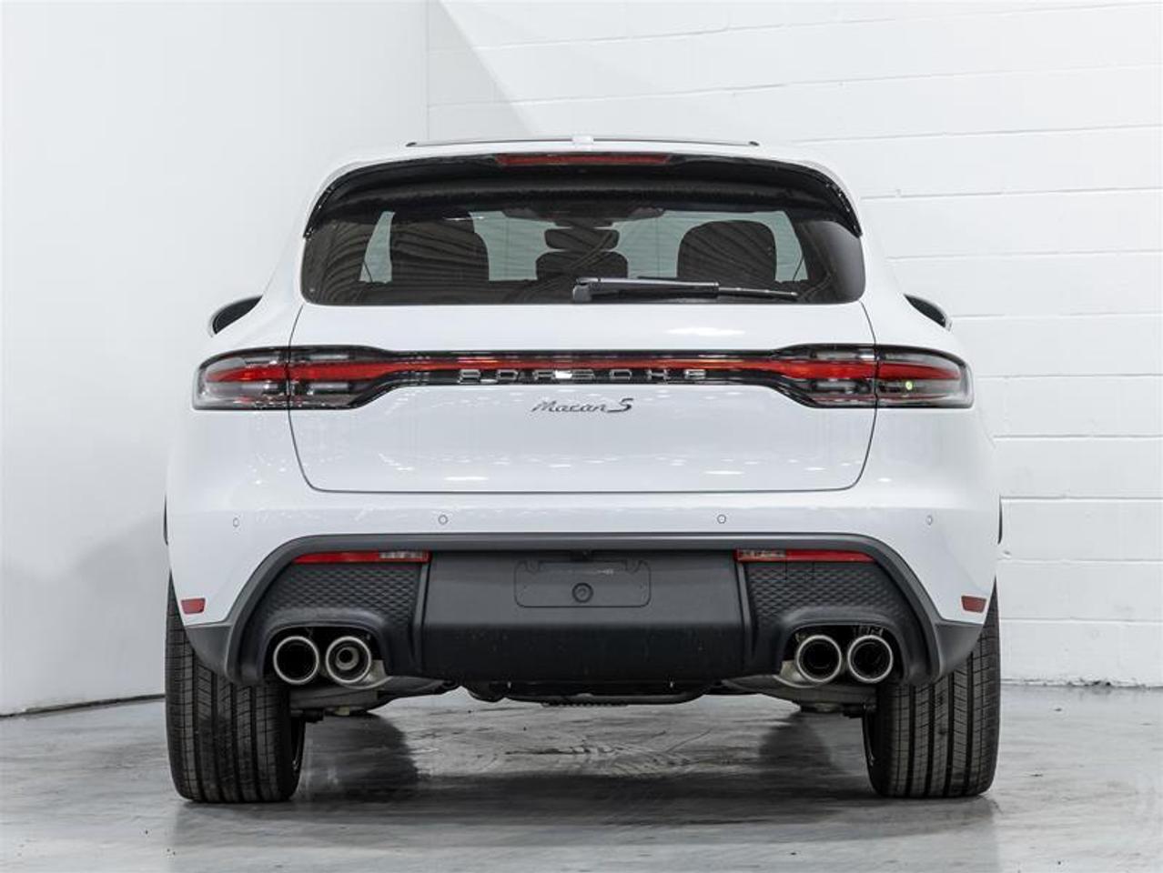 2025 Porsche Macan  Photo