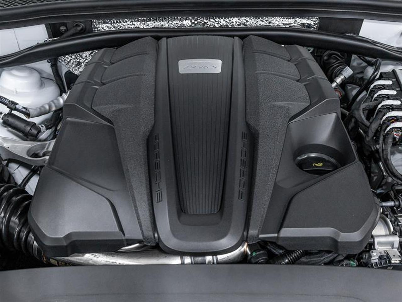 2025 Porsche Macan  Photo