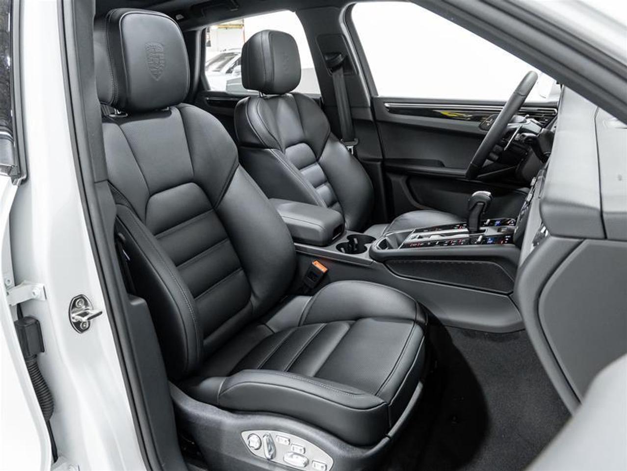 2025 Porsche Macan  Photo