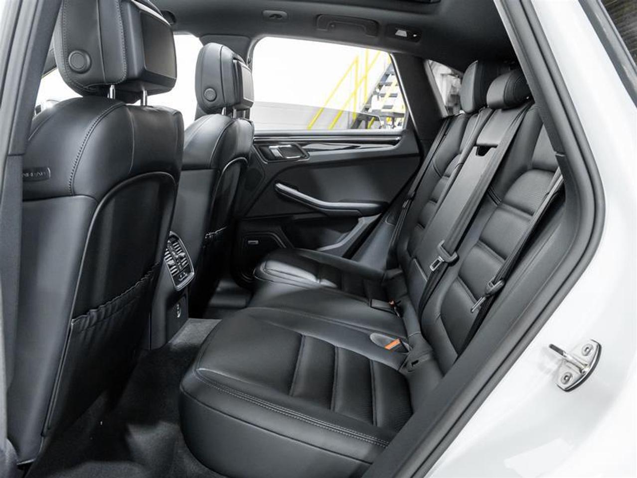 2025 Porsche Macan  Photo
