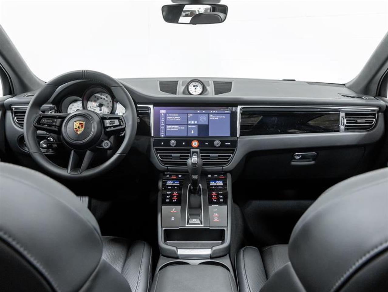 2025 Porsche Macan  Photo