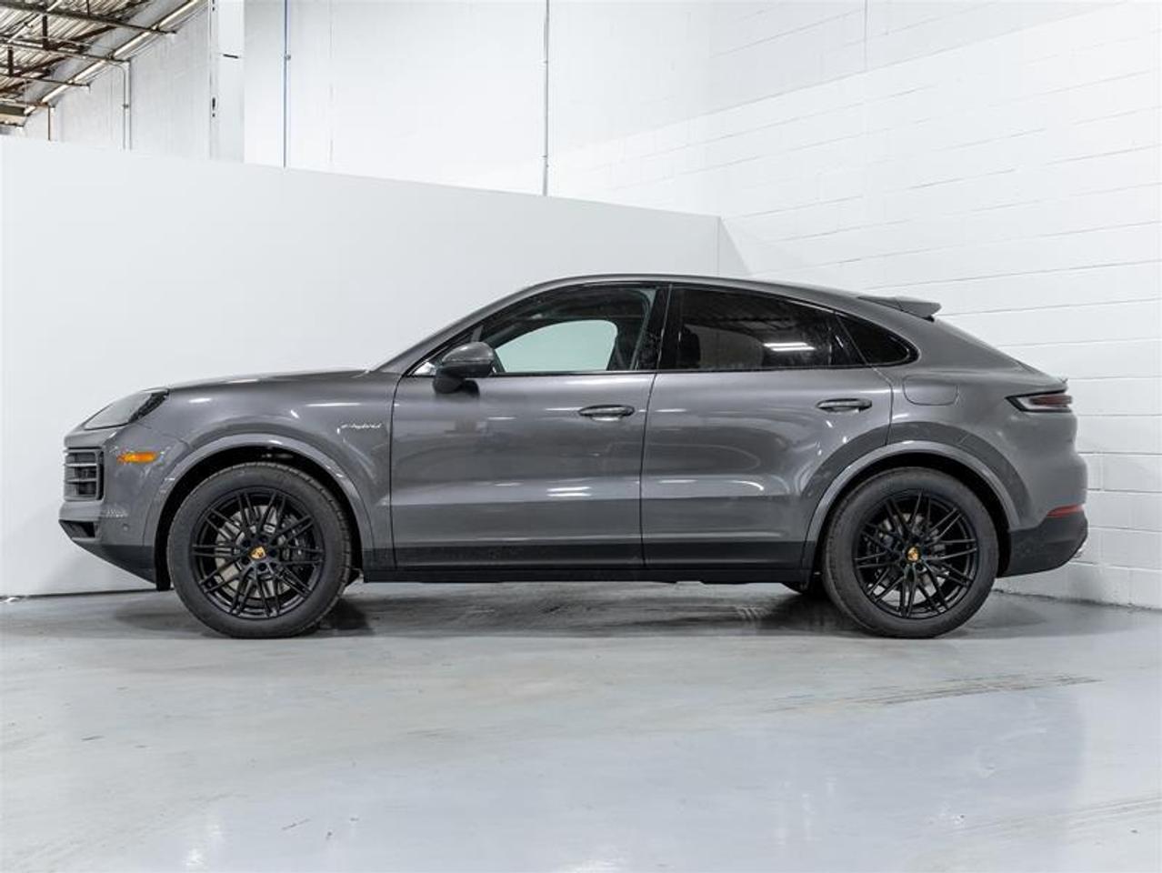 2025 Porsche Cayenne  Photo