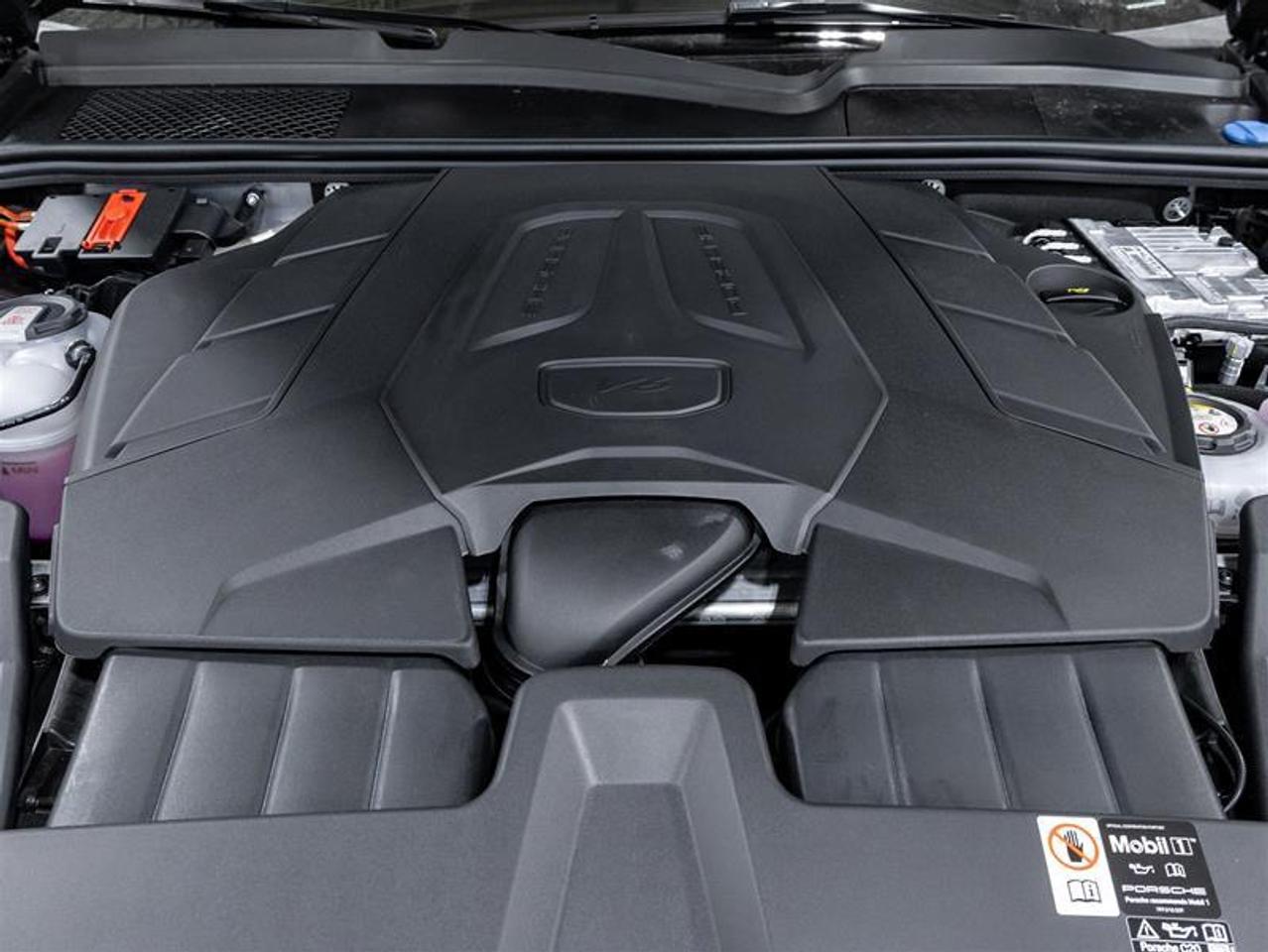 2025 Porsche Cayenne  Photo
