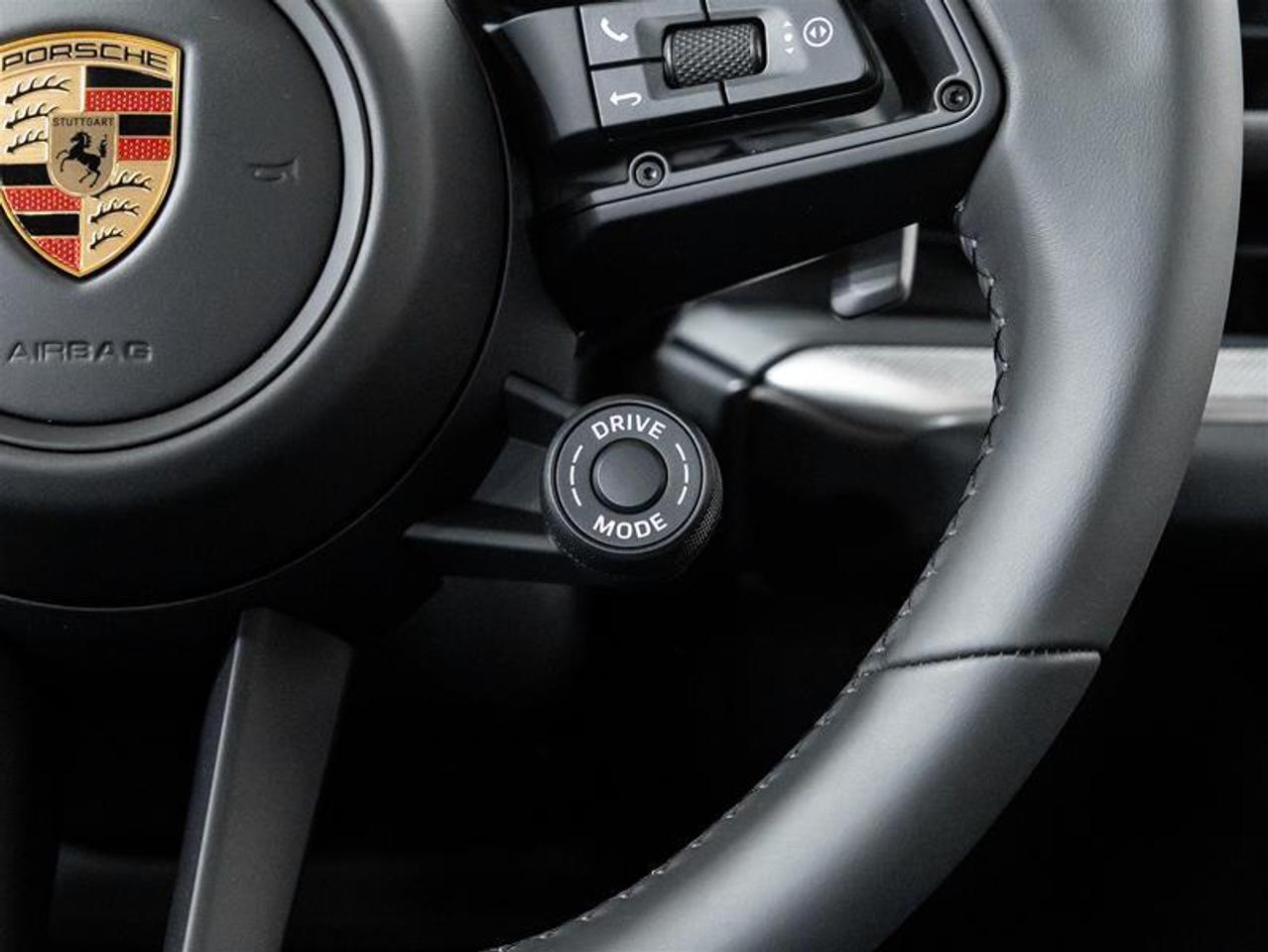2025 Porsche Cayenne  Photo