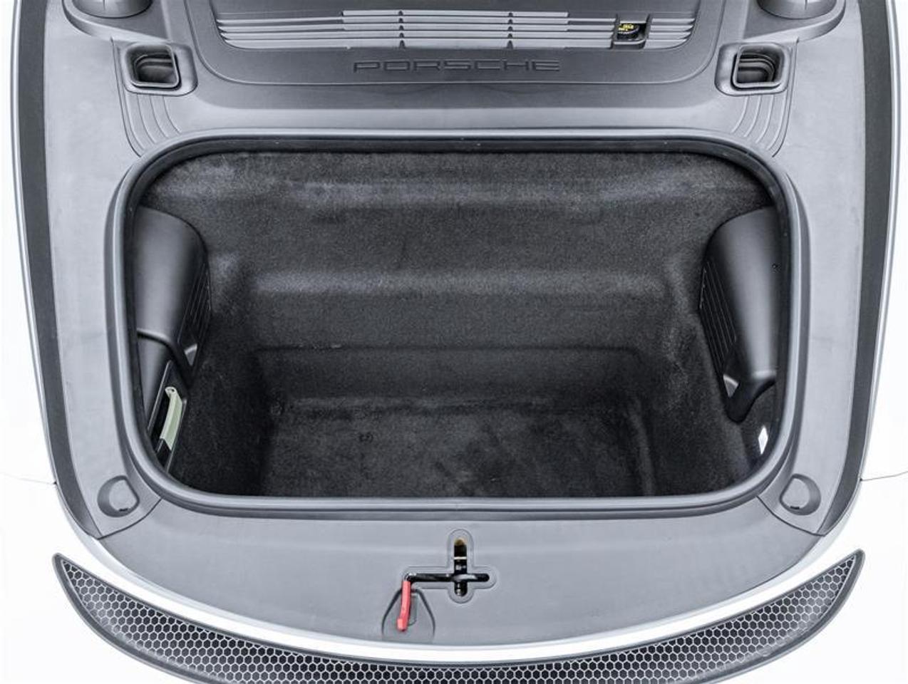 2024 Porsche 718 Spyder  Photo