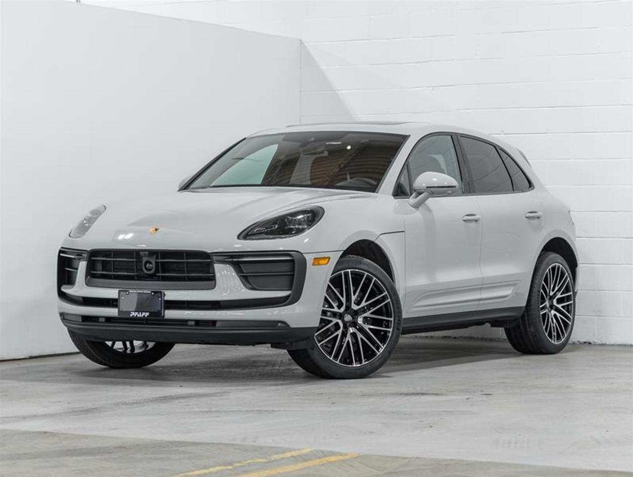 2026 Porsche Macan  Photo0