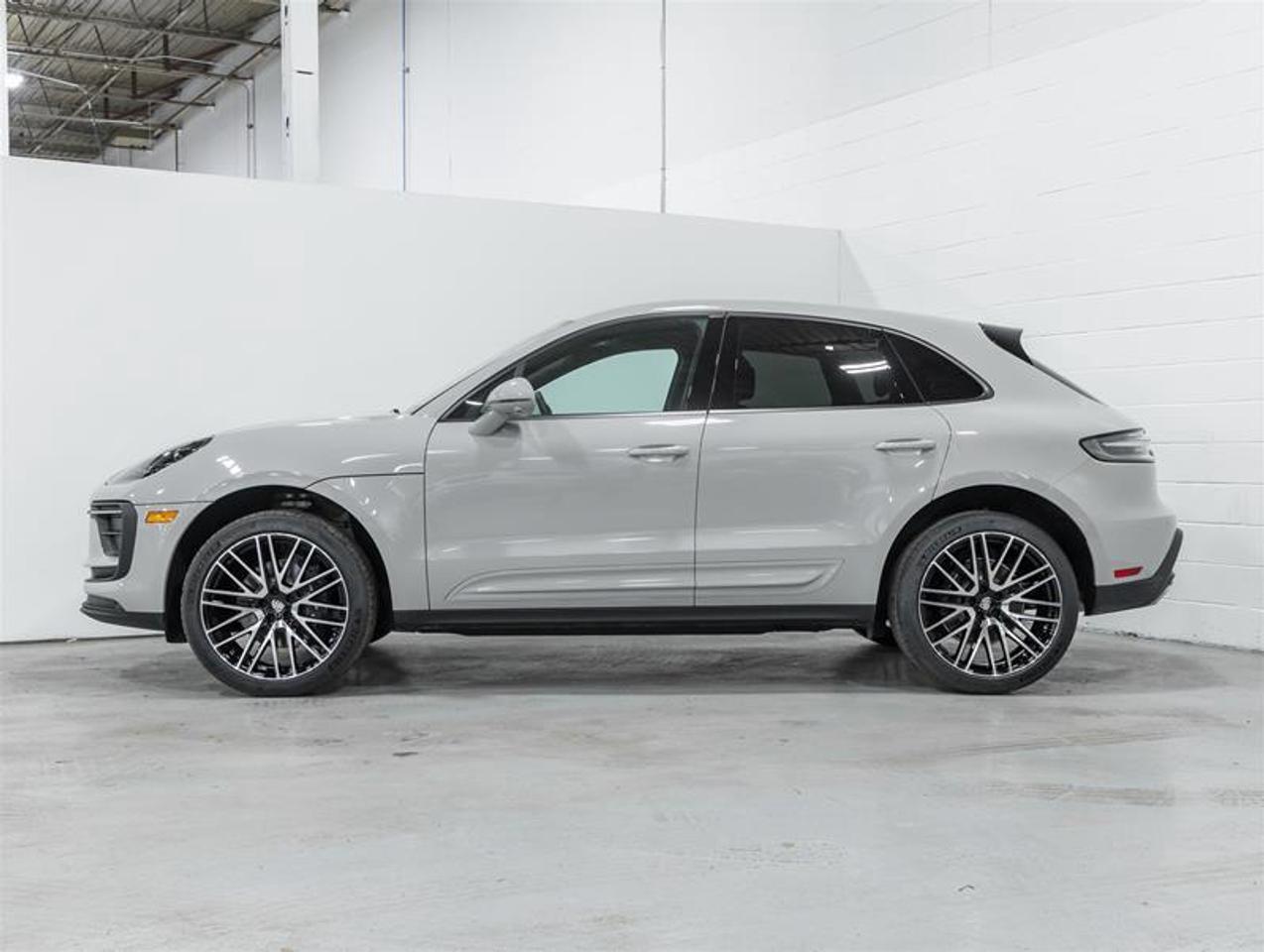 2026 Porsche Macan  Photo