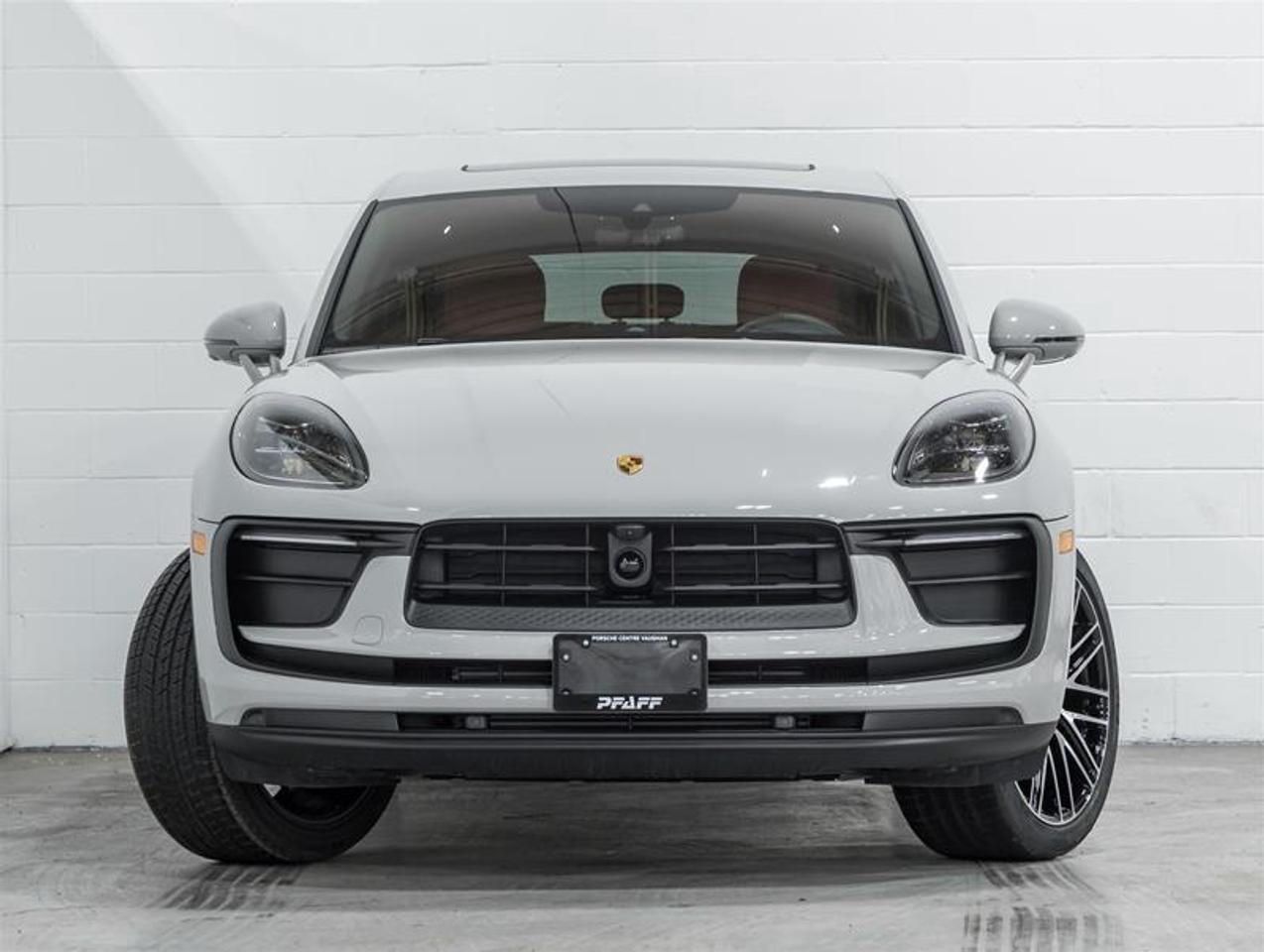 2026 Porsche Macan  Photo