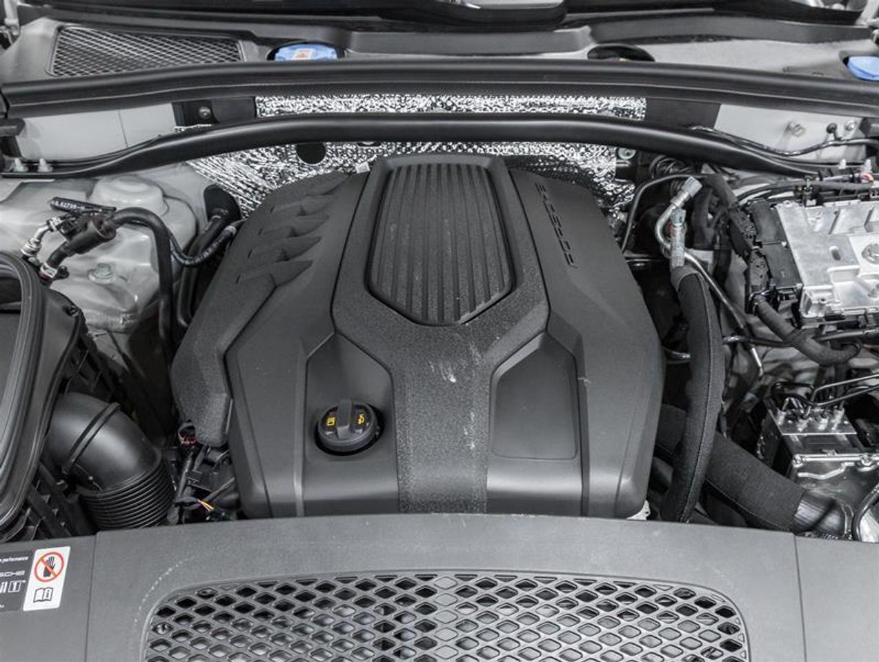 2026 Porsche Macan  Photo2